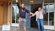 Ny medarbeider i Rønvik Ung Haakon Solbakken sammen med prestevikar Kristin Jenssen   Foto: Monica Nilsen