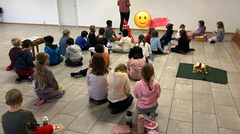 Skolegudstjenester, trening og bisettelse