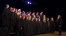 Sunnmøre Kristelege Ungdomskor (SKRUK) med dirigent Per Oddvar Hildre