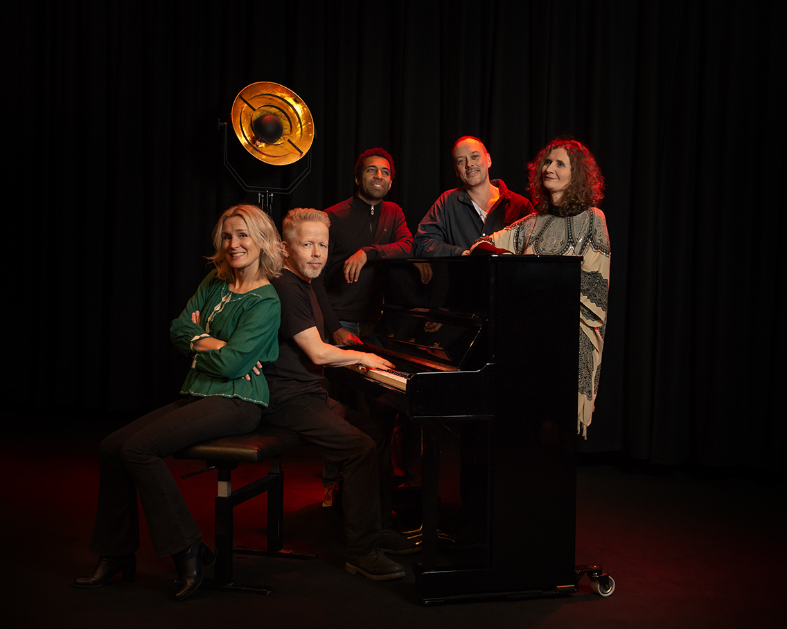 Christin Hoff, Åsmund Flaten, Elvin Venæs, Magnus Forsberg og Mildrid Seljemark. (Foto: Kjell Solstad)