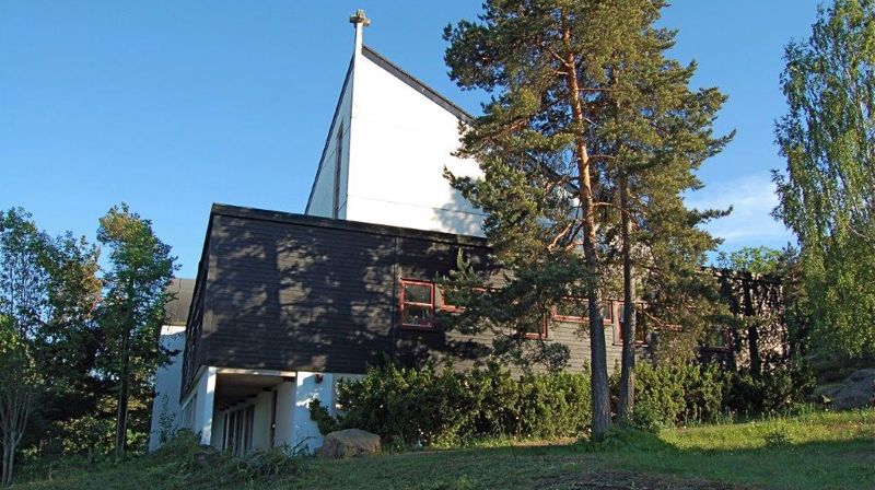Informasjon om aktuelle smitteverntiltak i Fjell kirke fra 5. januar 2021.