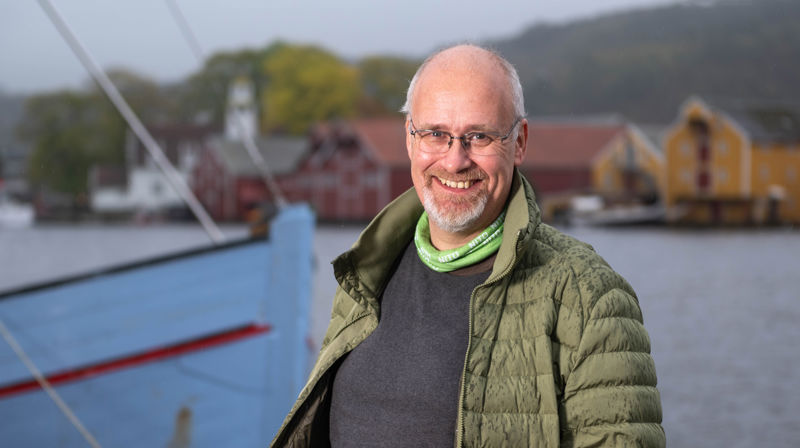 Vår nye sokneprest Leif Wikøren Nilsen har et nært forhold til havet. Foto: Ivar Barane