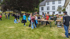 Mye god mat til de fremmøtte på plassen.