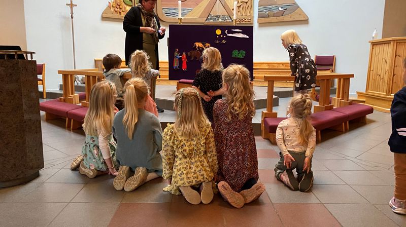 VELKOMMEN TIL BARNESANGTIMEN!