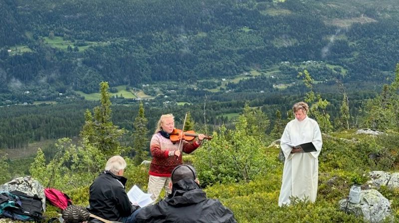 Gudsteneste på Espelifjellet