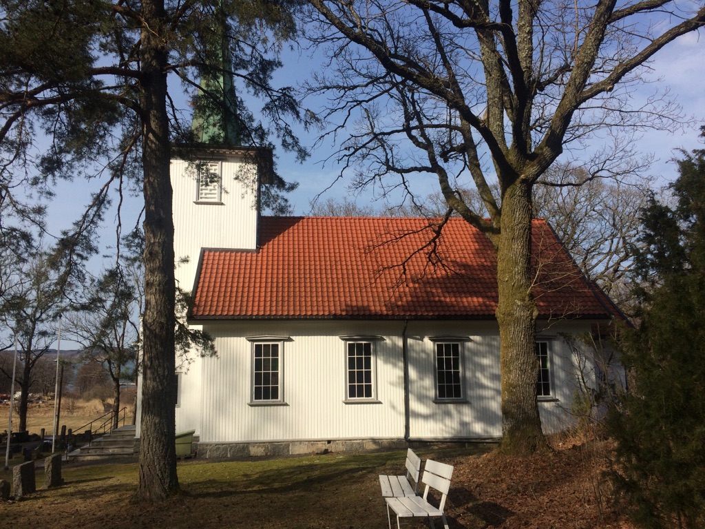 Veierland kirke i hverdag og fest