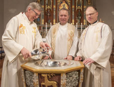 Denne muntre gjengen døper deg på flekken i Fredrikstad domkirke, lørdag 16. mars. F.: Jon Albert Ihlebæk, Andreas Vassal og Morten Zakariassen.