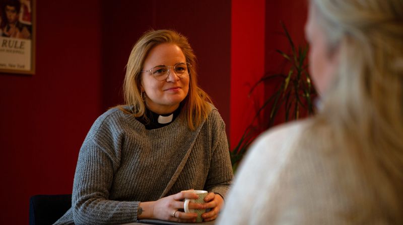 Du kan snakke om hva du måtte ønske, med en av våre erfarne ansatte. Foto: Cecilia Riis Kjeldsen