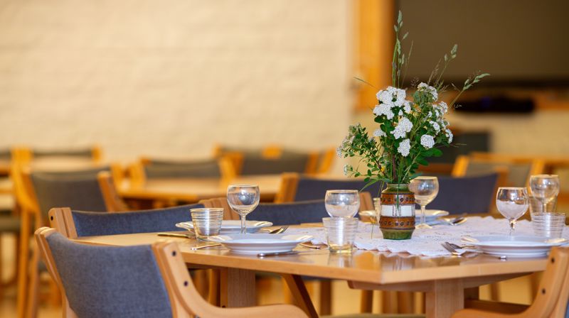 Kjølstad kirkes underetasje har romslige og praktiske lokaler. Foto: Cecilia Riis Kjeldsen.