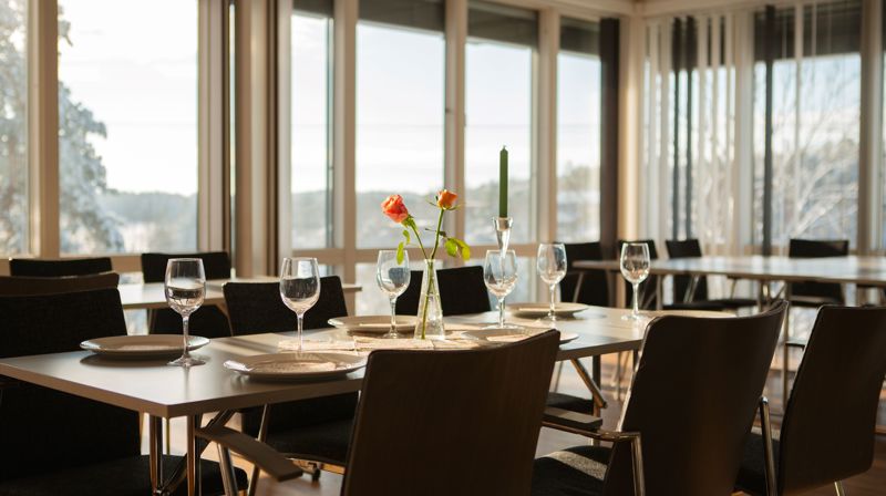 Kråkerøy menighetssenter har lyse lokaler med fin utsikt. Foto: Cecilia Riis Kjeldsen.