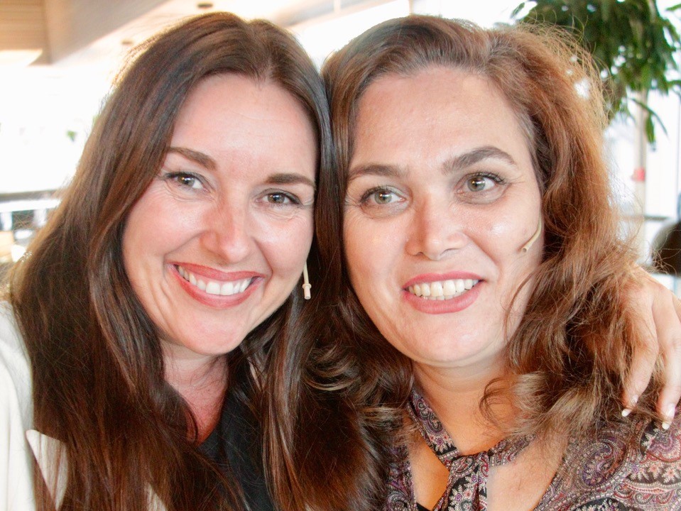 - Velkommen til Fredrikstad, sa ordfører Siri Martinsen (til venstre) da hun var på scenen sammen med fribyforfatter Leila Ghahremani på Litterturfestivalen tidligere i høst. Foto: Erling Omvik