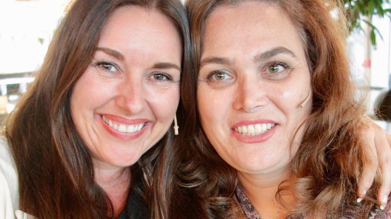 - Velkommen til Fredrikstad, sa ordfører Siri Martinsen (til venstre) da hun var på scenen sammen med fribyforfatter Leila Ghahremani på Litterturfestivalen tidligere i høst. Foto: Erling Omvik