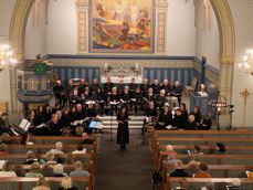 Forsidebilde på årsrapporten er fra konsert i Rolvsøy kirke 22. oktober 2024 med urframføring av” Hellig jord.” Sanger og tekster rundt Allehelgen, laget av Emil Skartveit og Ivar S. Haugen. Solist: Renate Gjerløw Larsen. Kirkekorene fra Rolvsøy og Gressvik.