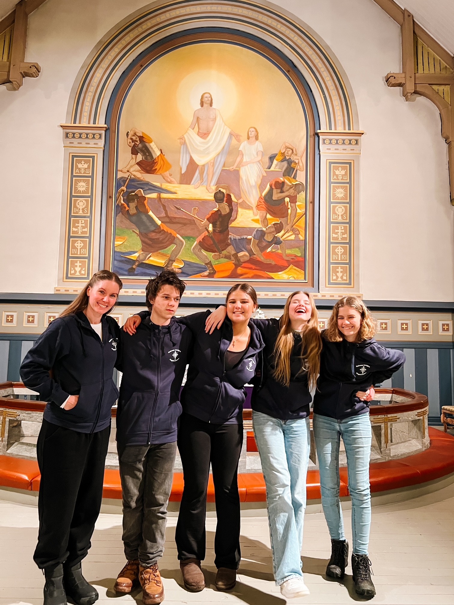 - Å være ungdomsleder gir oss mye! Møt ungdom som tar ansvar i Rolvsøy menighet. 