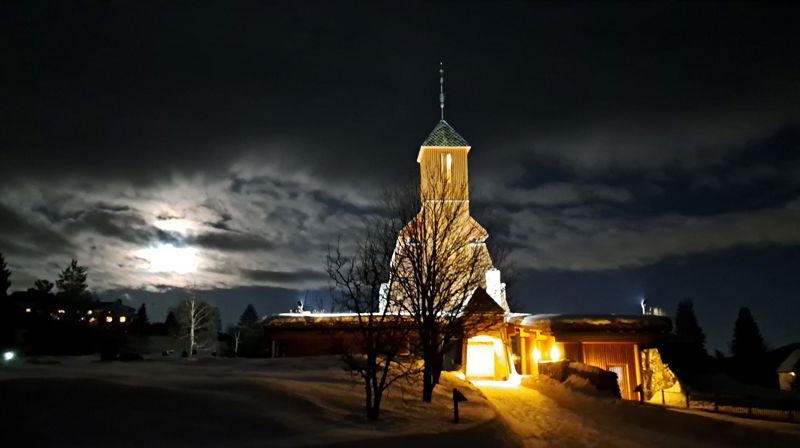 "Kanskje er det vi som er skygger" - salmekveld med Torbjørn Dyrud og Ingrid B. Melve i Seegård kirke 16. mars kl 19.00