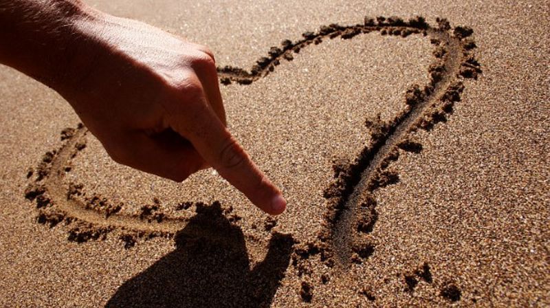 Hjerte i sand. (Foto: Den norske kirke).