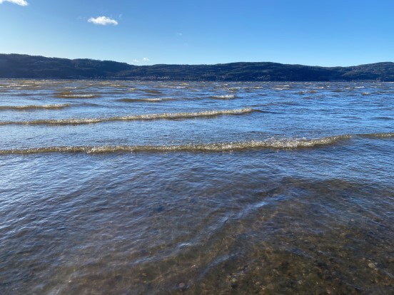 Krusninger i fjord og vatn gir hvilepuls å følge med på. Foto: Kirken i Gran/Inger S. Haug. 