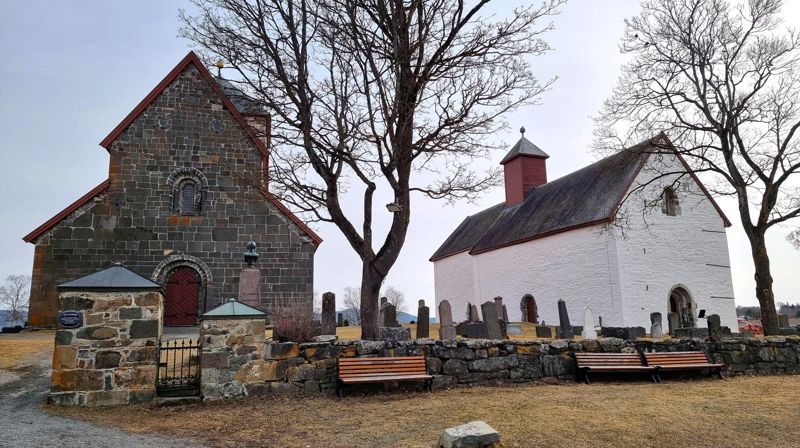Til Maria budskapsdag 23. mars med gudstjeneste og drop-in-dåp i Mariakirken, var stillaset fjernet fra vestveggen, og kirka framsto hvit i fordums prakt (foto Ole-Jakob Dyrnes).