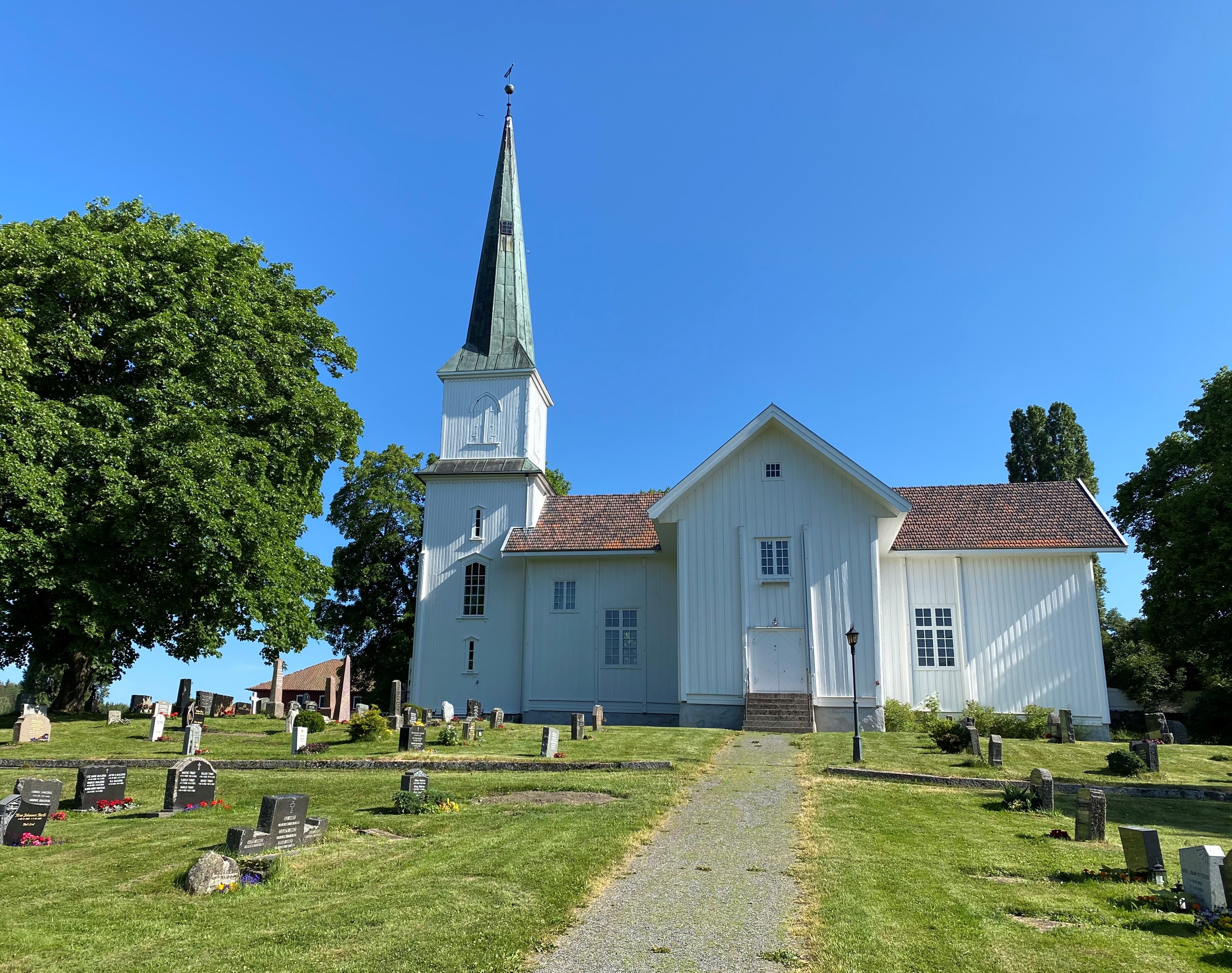 Nes kirke. Foto: Kirken i Gran/Inger Stensrud Haug.