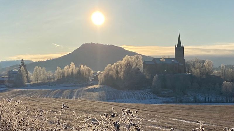 Tingelstad kirke. Foto: Kirken i Gran/Inger Stensrud Haug 2023.