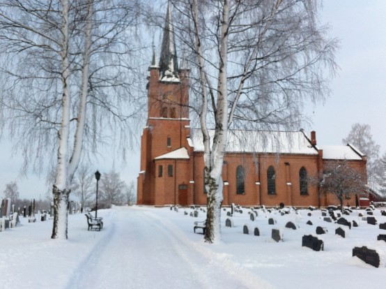 Tingelstad kirke på vinterstid. Foto: Inger Stensrud Haug.