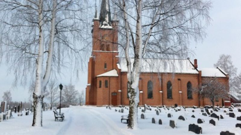 Tingelstad kirke på vinterstid. Foto: Inger Stensrud Haug.