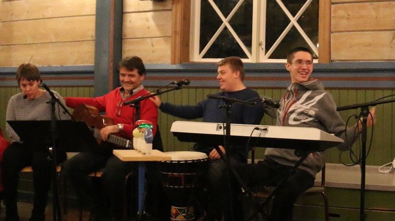 "Syng med oss" julekonsert m/Fjøresteinane onsdag 20/12 kl 18.00