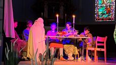 Jesus syner seg for læresveinane etter at han har stått opp frå dei døde. Foto: Hareid sokn