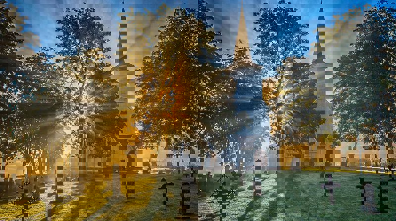 Historieboka vil vere klar for sal 16. oktober, til Hareidsstemneveka 2023. Foto: Stig Hole