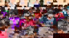 Hareid sokn har forplikta seg til å støtte arbeidet med minimum kr.40.000,- kvar år. Mange barn og unge har fått kle, mat og muligheit for utdanning av det vi samlar inn frå Hareid.