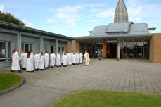 Konfirmasjon i Udland kirke. Alle byens tre menigheter samarbeider om konfirmantopplegget og har informasjonsmøte samtidig, på tre steder. 