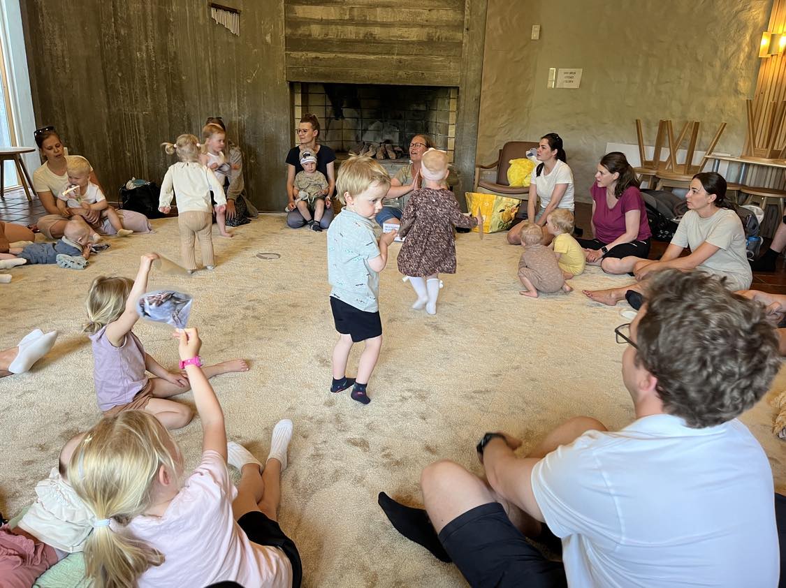 Småbarnssang: Liten, men likevel STOR