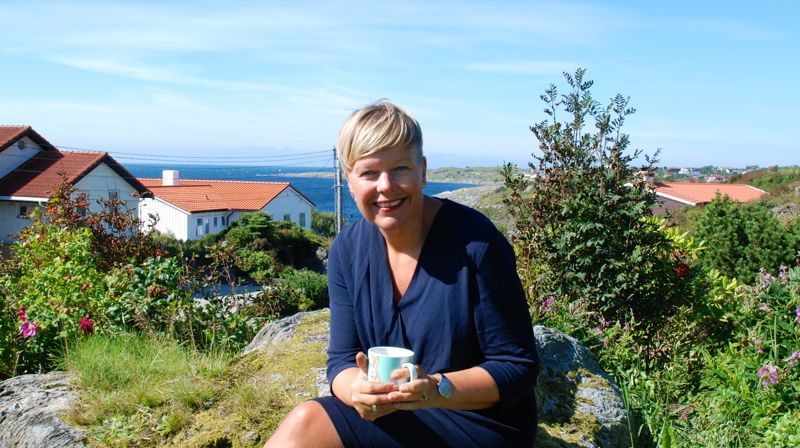 UNDER ÅPEN HIMMEL: Jeg opplever at kirken har rom for alle, smiler Hege Haukeland Liadal.