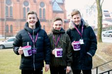 Andreas Nilsen Runde, Andreas Skeie Aksdal og Jacob Andreas Hausken før de dykket ut i tåkehavet i Haugesund sentrum.