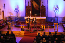 Ole Paus og Jonas Fjeld i Vår Frelser kirke.   Foto: Eva Birkeland