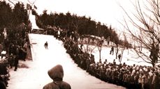Åpningsrennet: Ingen fikk følelsen av å hoppe etter Wirkola. Uttrykket ble første gang brukt i 1965, og Hollenderkollen åpnet sju år før. Foto: Haugesunds Avis