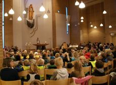 Arkivfoto: Skolegudstjeneste i Udland kirke.