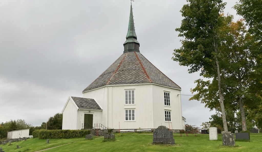 Hemne kirke, Kyrksæterøra