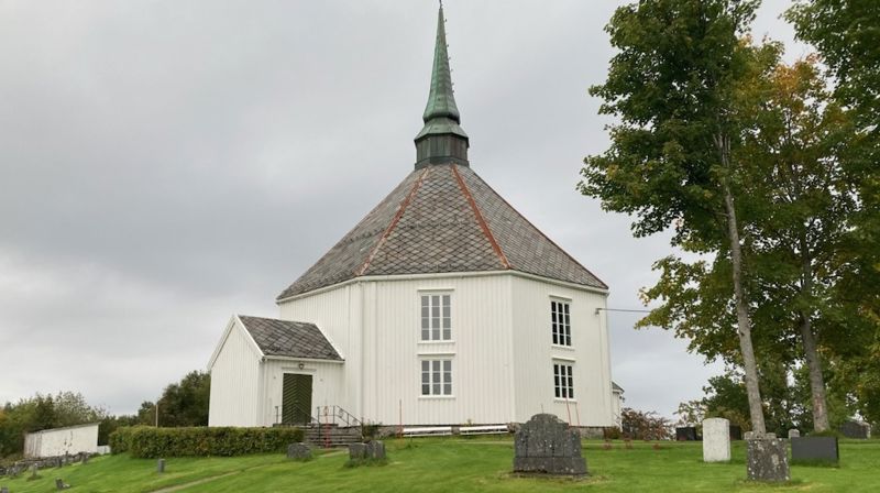 Hemne kirke, Kyrksæterøra