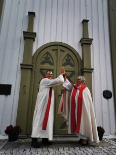 Ordinant Morten Ruud og biskop Solveig Fiske