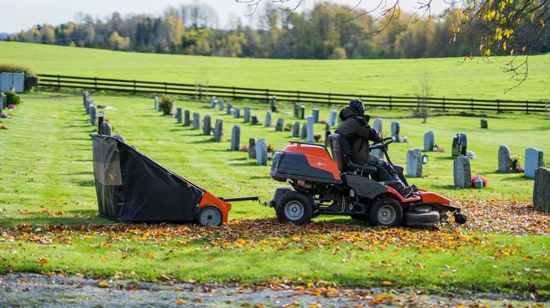 Utlysing kyrkjegardsslått