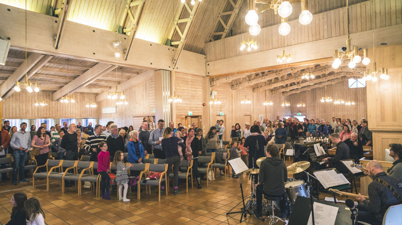 Bandgudstjeneste kl.11.00