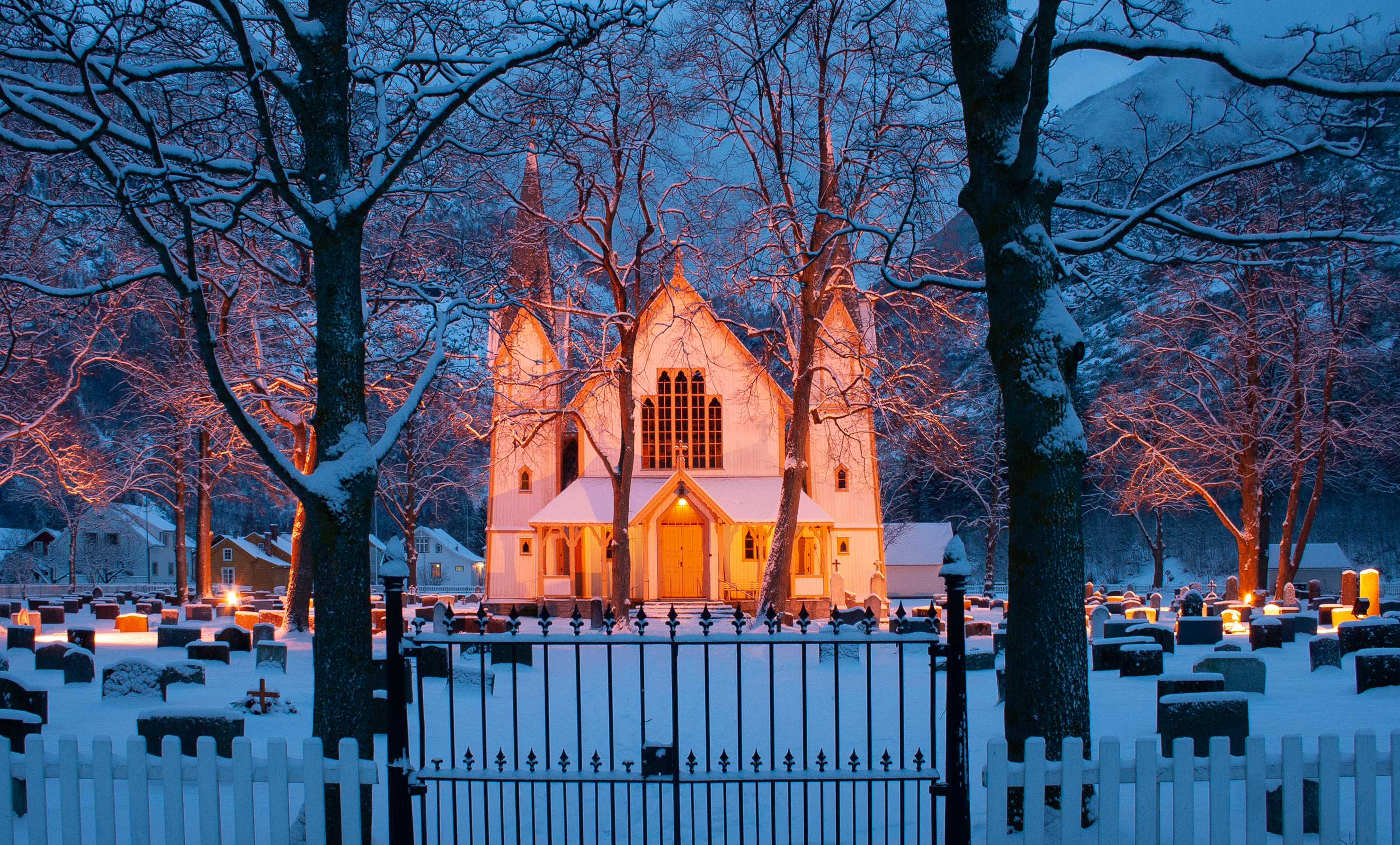 Bilete av Hauge kyrkje