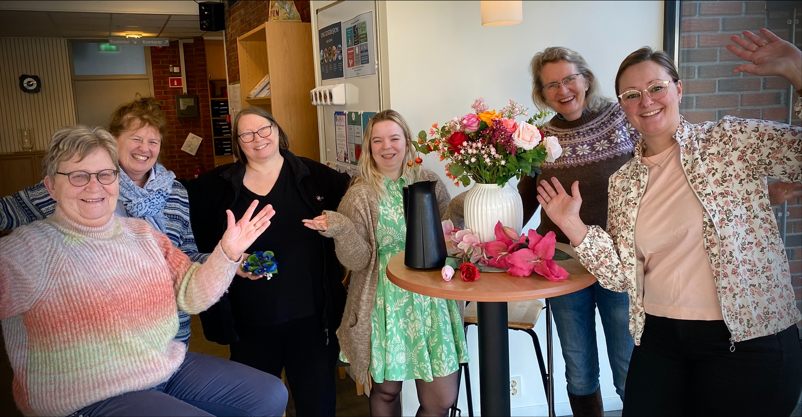 I komiteen sitter representanter fra ulike kirkesamfunn. Vigdis Borgen (Metodistkirken), Mariann Eskedal (Den norske kirke), Hilde Nylund (Frelsesarmeen), Silje Marie Halvorsen (Metodistkirken), Sølvi Lewin (Den norske kirke) og Lina T. Blikstad (Metodistkirken). Foto: Kristina Hvarnes Andersen