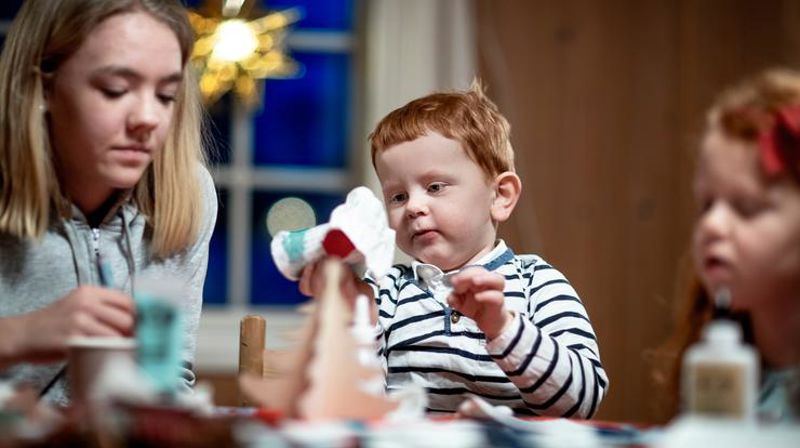 Juleverksted er en hyggelig førjulstradisjon. Foto: Bo Mathisen