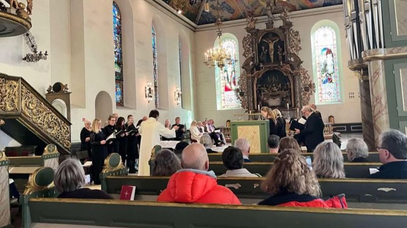 Lardal kantori deltok i gudstjeneste i Oslo domkirke på Kvenfolkets dag.