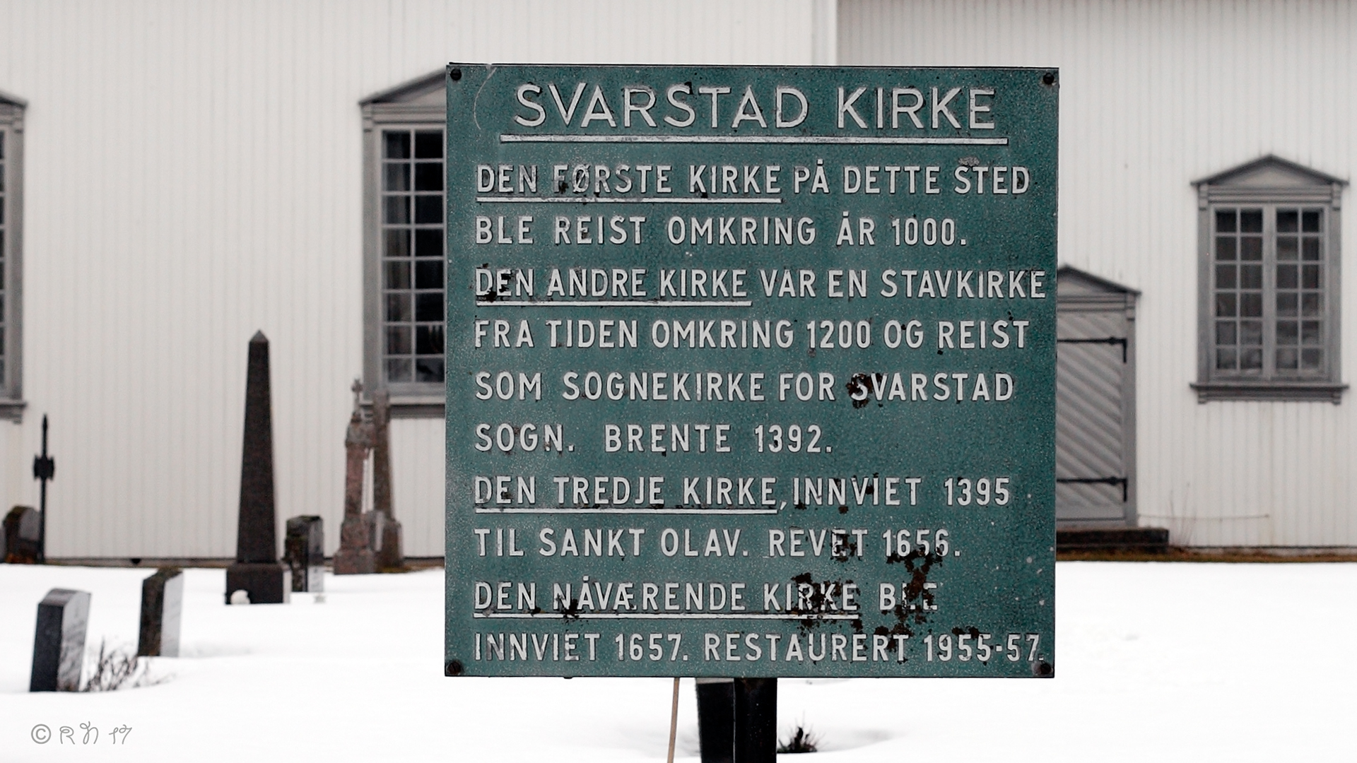 Lardal kirke vinter.png