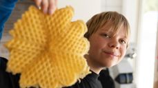 Det blir salg av blant annet vafler på høstmarkedet 21. september. Foto: Sven-Erling Brusletto / Den norske kirke