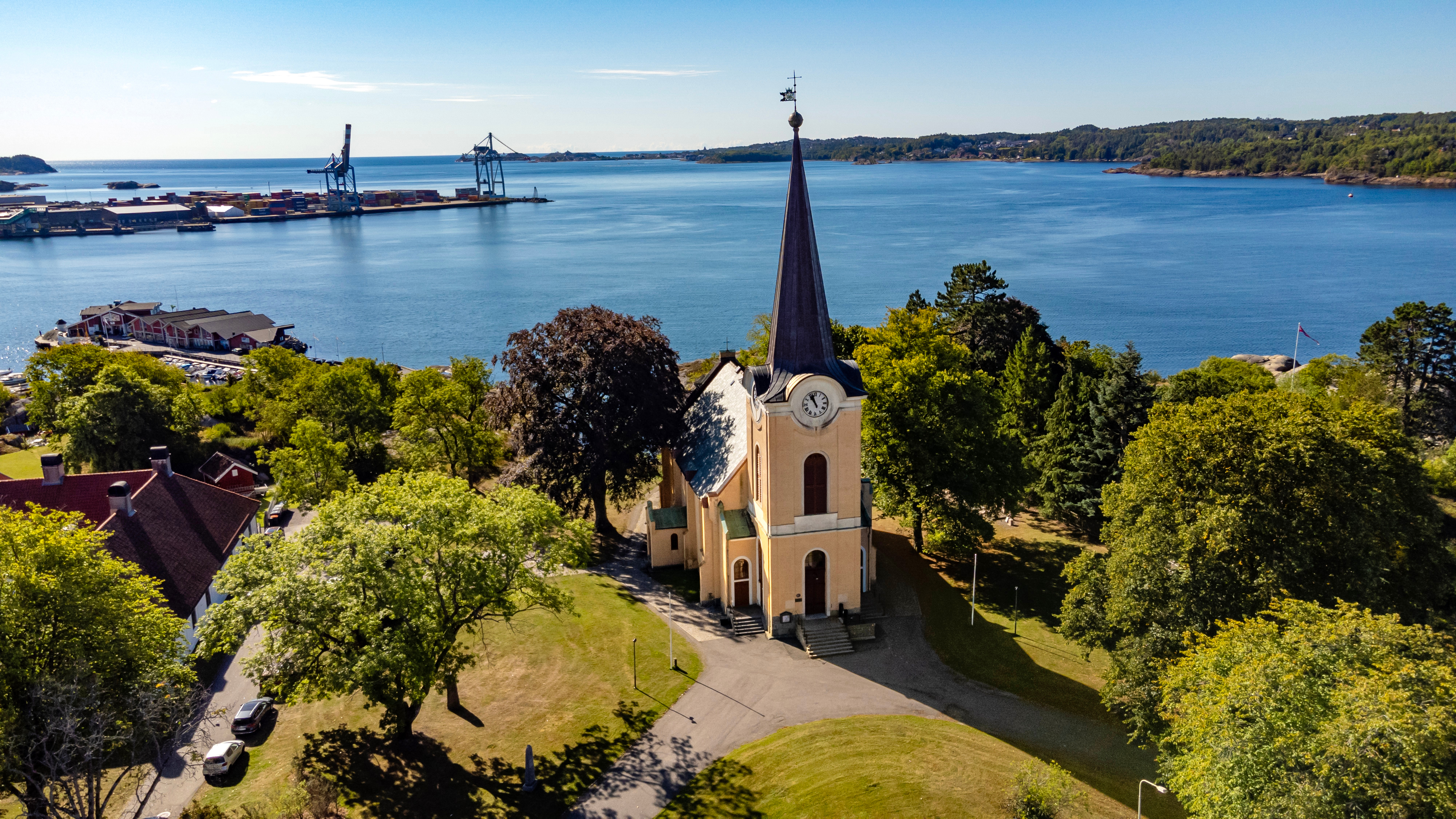 Larvik kirke Foto: Fred Isaksen