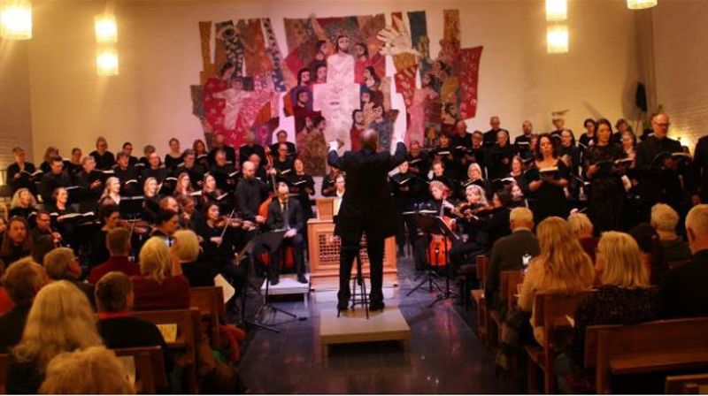 Fra fremføringen i Nanset kirke. Foto: Kjell Håkestad.